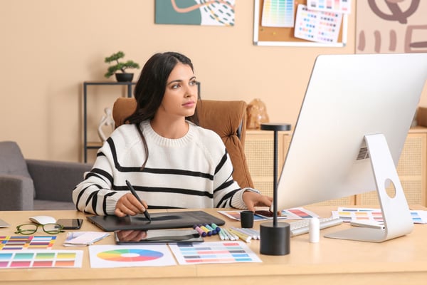 The Value Of A Professional Graphic Designer vs. Canva