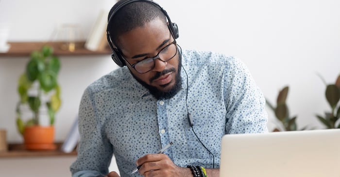 How to Choose a Podcast Topic